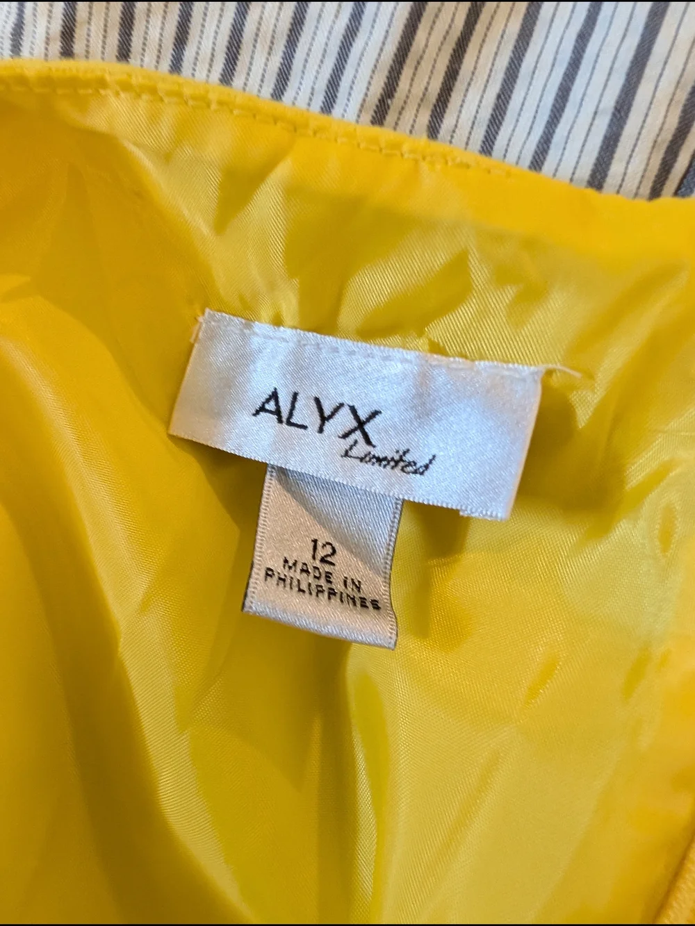 ALYX Limited Sleeveless Sheath Dress Sz 12 Yellow Seersucker Stripes Retro Look - Picture 2 of 7